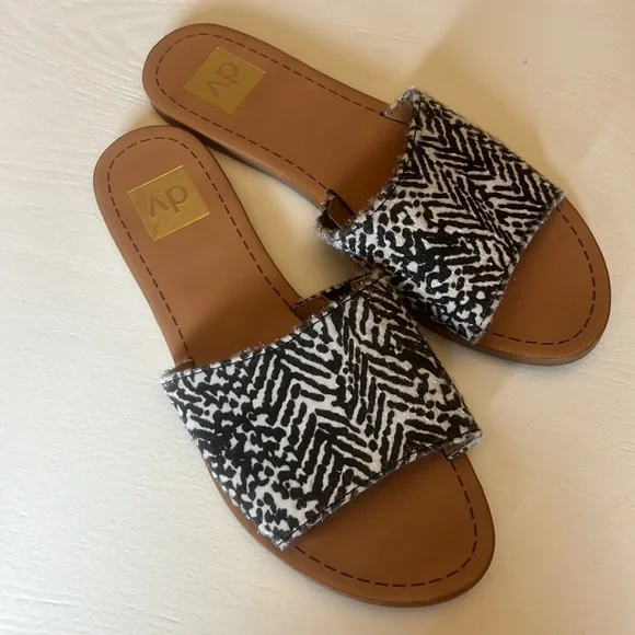 2 pairs of slide sandals - Picture 2 of 5